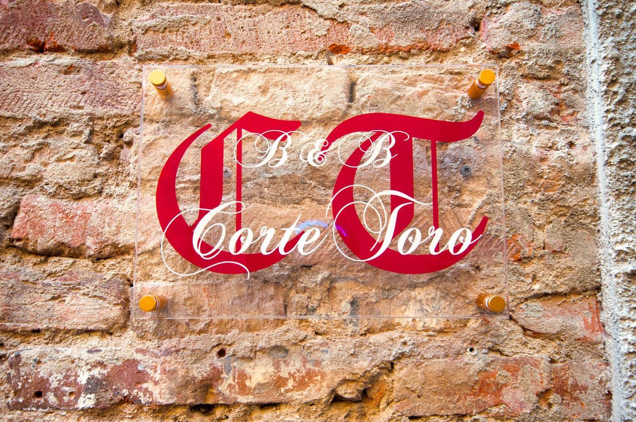 B&B Corte Toro Lucca Exteriör bild